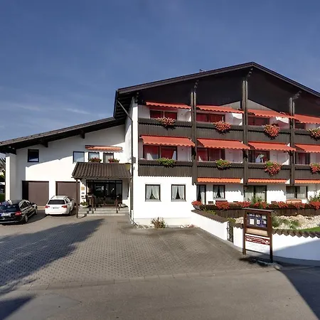 아파트 Appartementhaus Absmeier